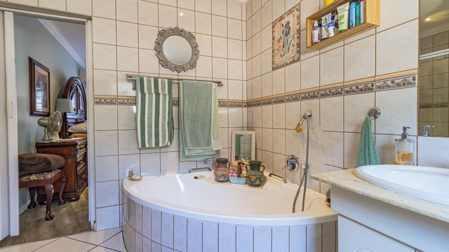 3 Bedroom Property for Sale in Boschdal North West